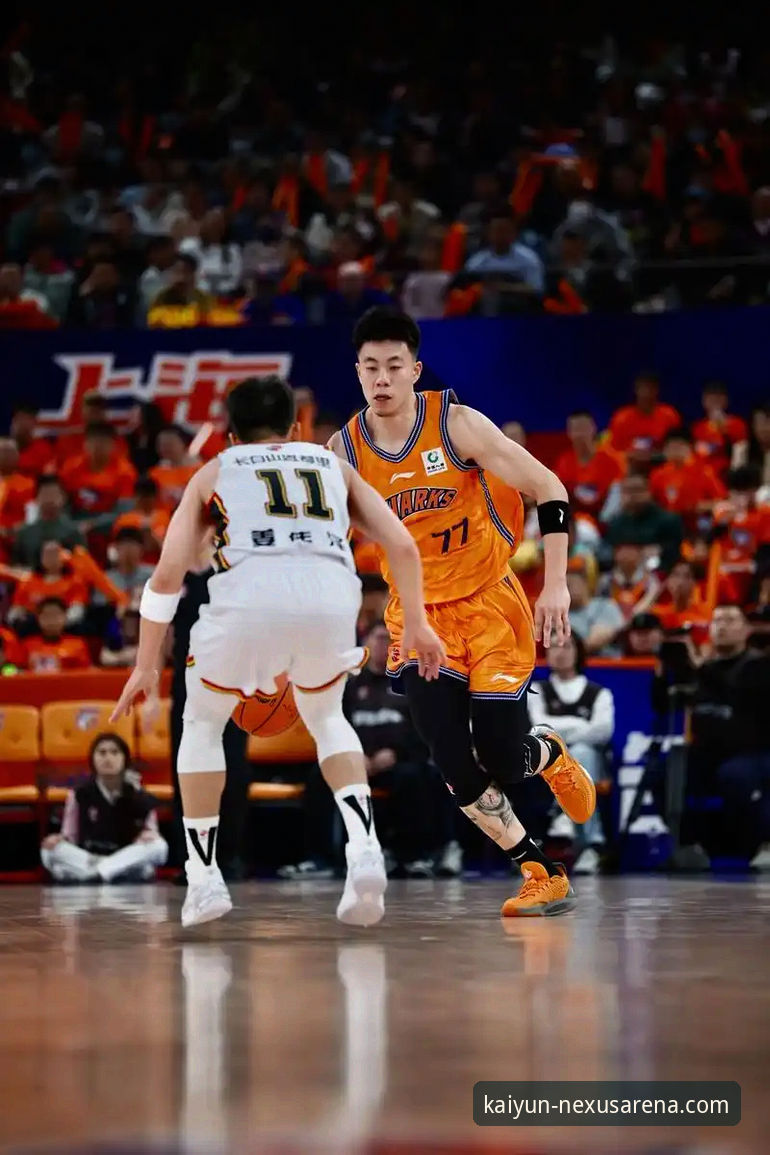 上海男篮十二连胜巩固榜首：一场团队篮球的实战解析